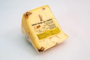 Darilni set - 2 kosa sira in par suhih kranjskih klobas