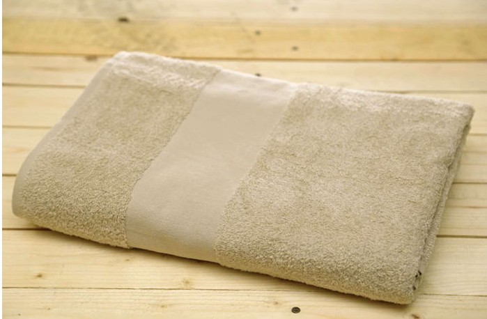 Brisača 100 % bombaž 360 g/m2 dim. 70 x 140 cm Brisača 100 % bombaž 360 g/m2 dim. 70 x 140 cm