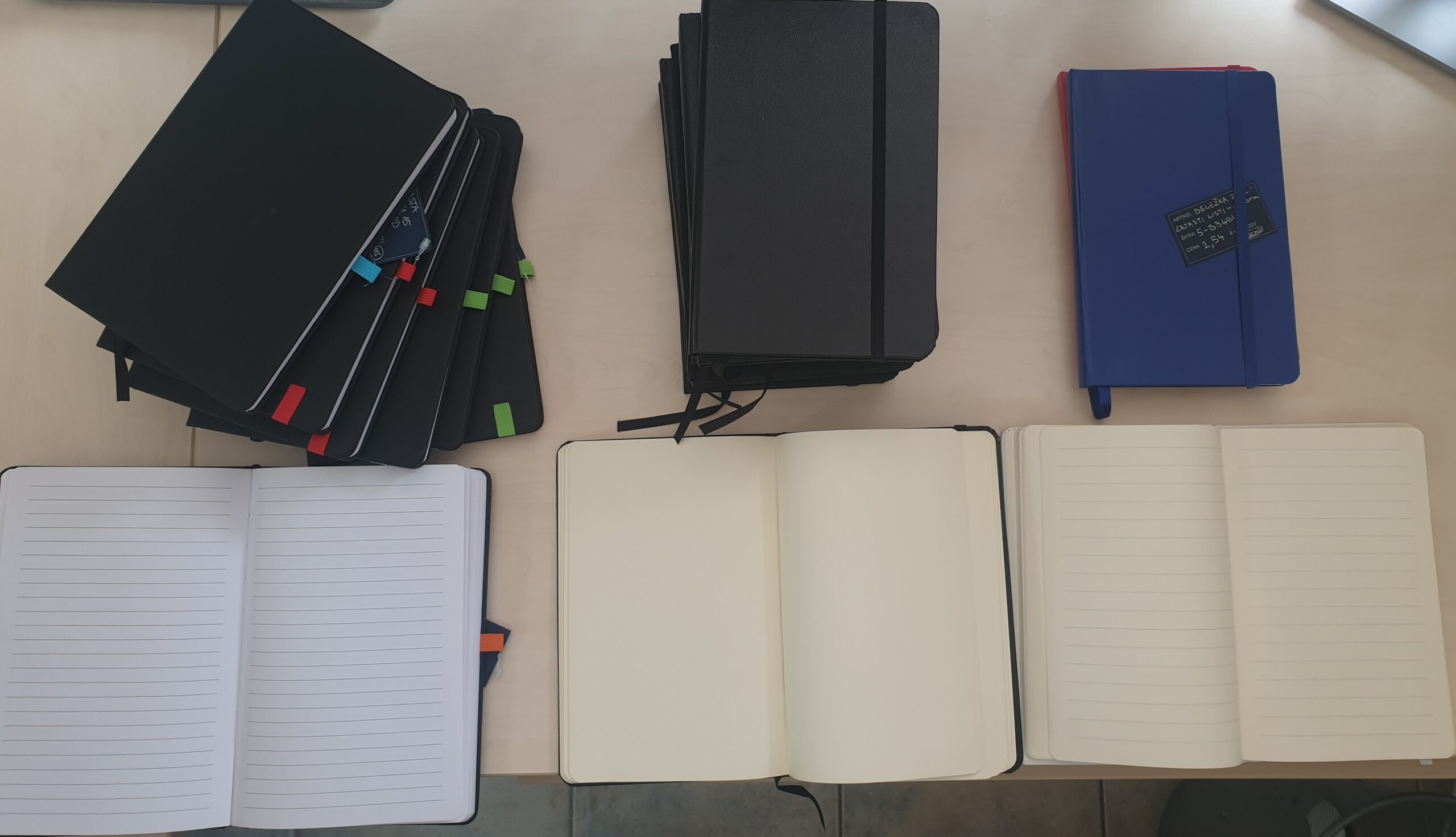 Paket - beležke A5 - 19 kosov Paket - beležke A5 - 19 kosov