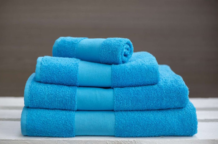Brisača 100 % bombaž 450 g/m2 dim. 50 x 100 cm Brisača 100 % bombaž 450 g/m2 dim. 50 x 100 cm