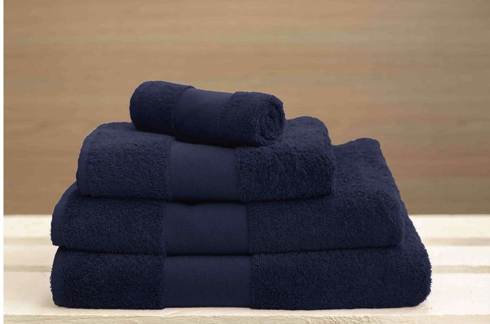 Brisača 100 % bombaž 450 g/m2 dim. 50 x 100 cm Brisača 100 % bombaž 450 g/m2 dim. 50 x 100 cm