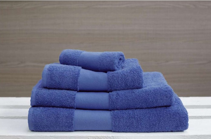 Brisača 100 % bombaž 450 g/m2 dim. 50 x 100 cm Brisača 100 % bombaž 450 g/m2 dim. 50 x 100 cm
