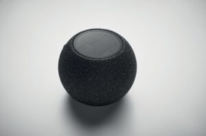 Brezžični zvočnik z brezžičnim polnjenjem Listoo