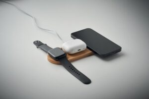 Namizna polnilna postaja 3v1 Recpad