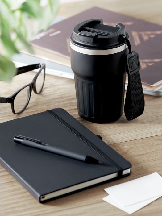 Set črtasta beležka A5, termo lonček in kemični svinčnik