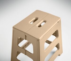 Zložljiv prenosni stolček