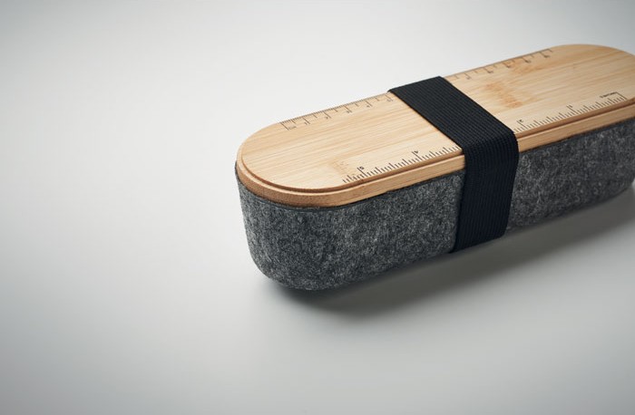 Peresnica iz filca z bambusovim pokrovom