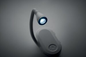 Polnilna LED bralna lučka